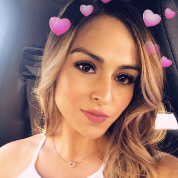 Meet your Posher, Karen - Picture 1 of 1